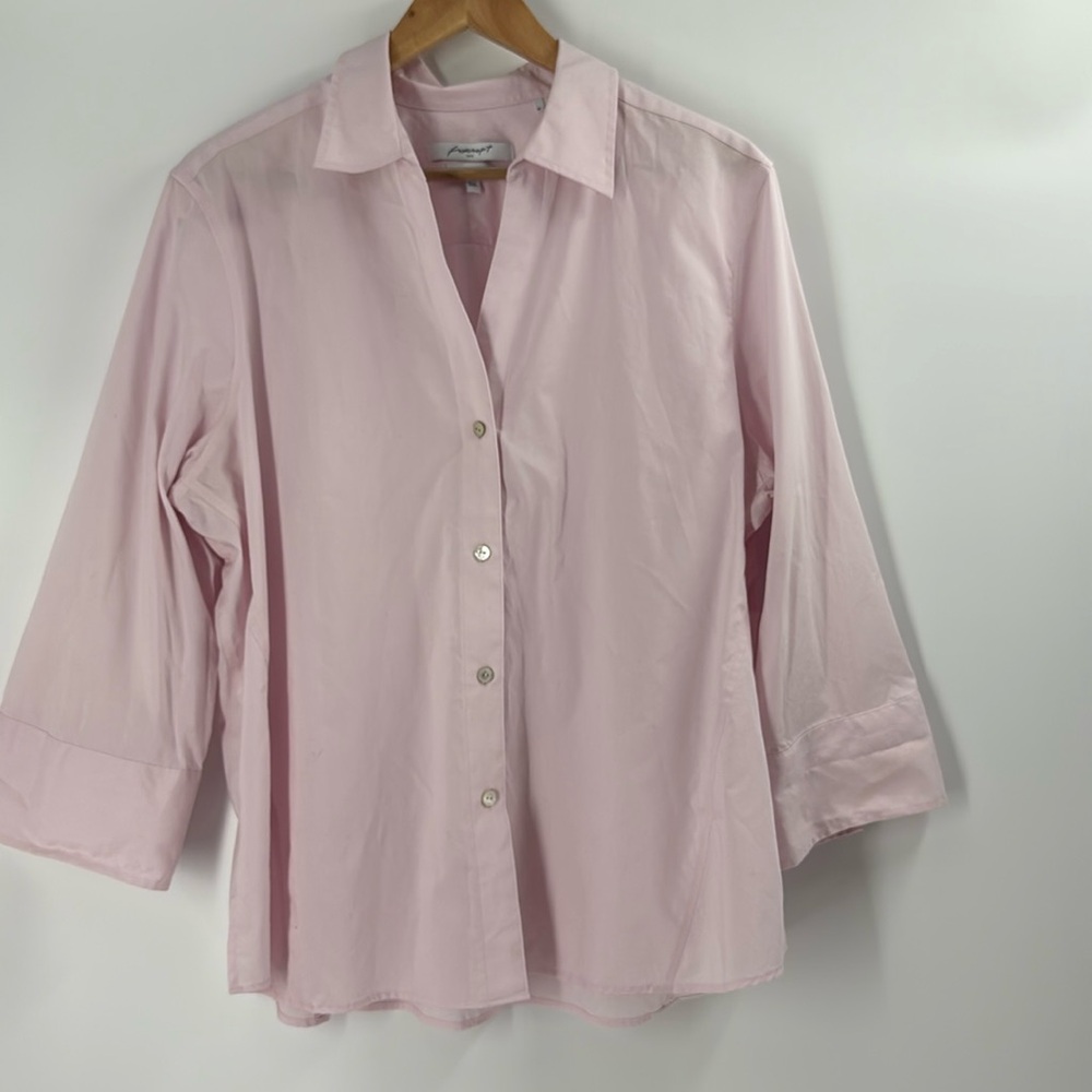 Fox Croft light pink spring summer no iron cotton V neck button down shirt